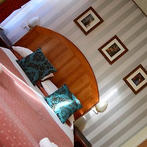 Standard Zimmer mit Kingsize-Bett